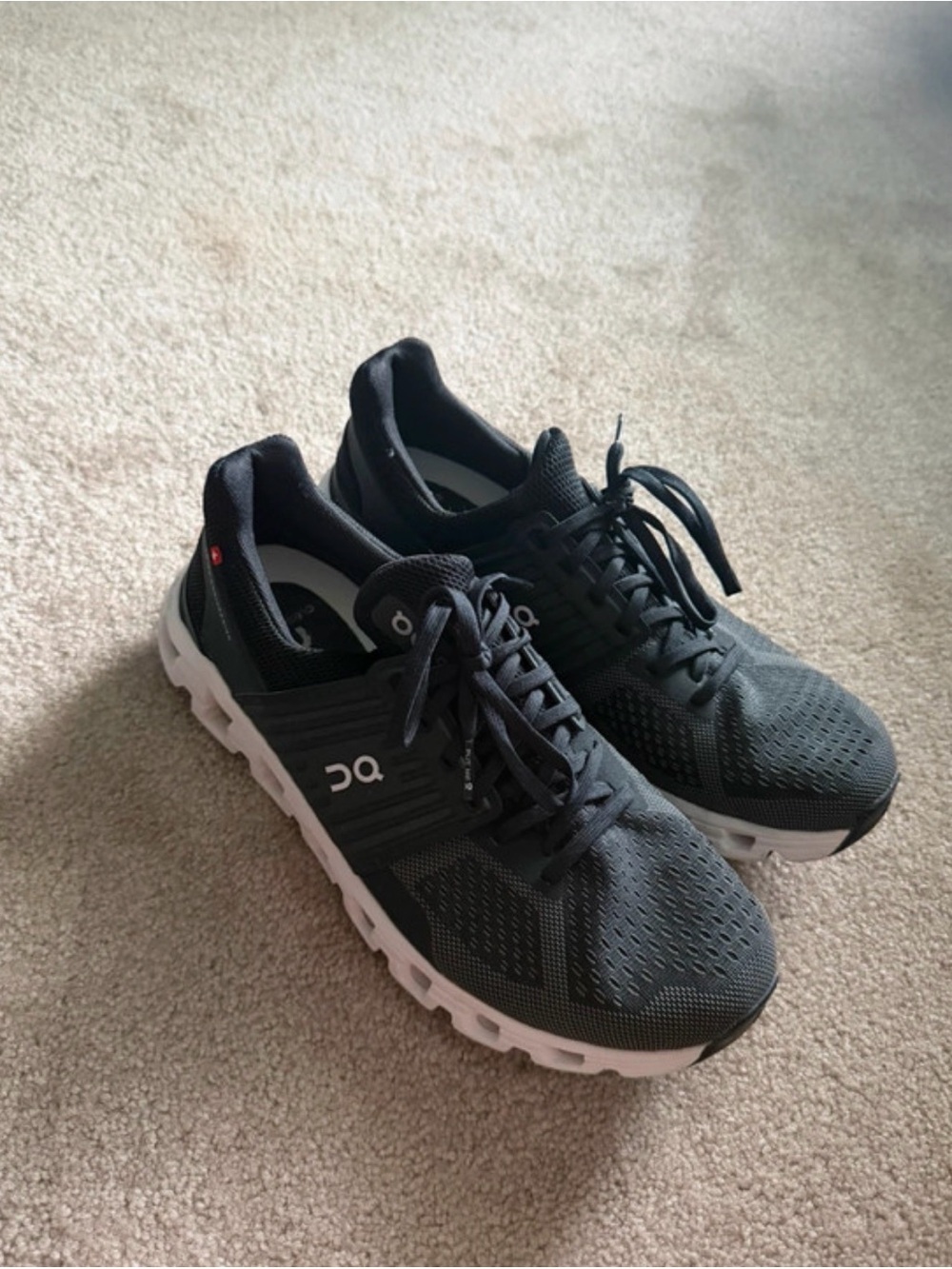 On Cloud Women's Black Athletic Running Shoes - Picture 2 of 6